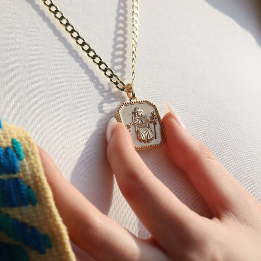 Dije medalla Santo Niño de Atocha